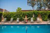 Swimming Pool Radisson at USC, Los Angeles