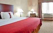 Bedroom 2 Lynchburg Grand Hotel (ex. Holiday Inn Lynchburg)