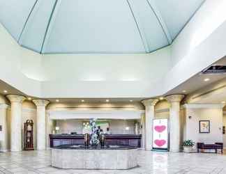 Lobby 2 Lynchburg Grand Hotel (ex. Holiday Inn Lynchburg)