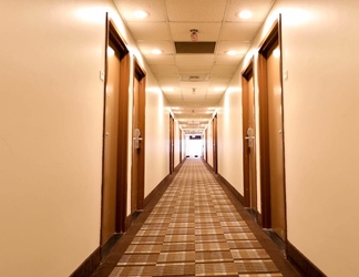 Lobby 2 Copley Inn and Suites (ex Quality Inn Akron - Fairlawn)