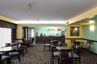 Bar, Cafe and Lounge Copley Inn and Suites (ex Quality Inn Akron - Fairlawn)