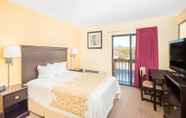 Bedroom 6 Days Inn by Wyndham Colchester Burlington
