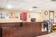 Lobi Days Inn by Wyndham Colchester Burlington