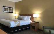 Phòng ngủ 4 Quality Inn & Suites Springfield Southwest near I-72