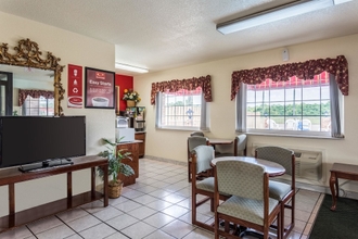 Lobi 4 Econo Lodge and Suites Brinkley AR