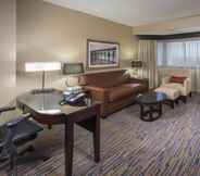 Common Space 2 DoubleTree Suites by Hilton Columbus Downtown