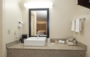 In-room Bathroom 2 Red Roof Inn Ft Pierce (ex Econo Lodge Fort Pierce)