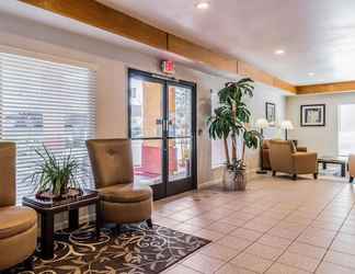 Lobi 2 Quality Inn Fresno Near University