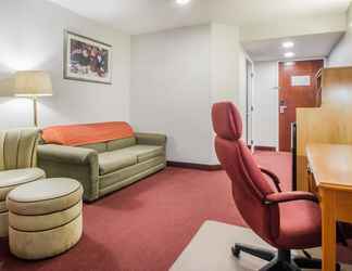Ruang Umum 2 Rodeway Inn & Suites New Paltz - Hudson Valley