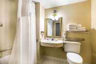 Toilet Kamar Clarion Inn Frederick Event Center