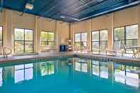 Swimming Pool Best Western Louisville East