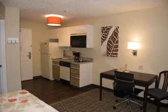 Kamar Tidur 4 MainStay Suites Omaha Old Mill (ex Hawthorn Suites by Wyndham Omaha Old Mill)