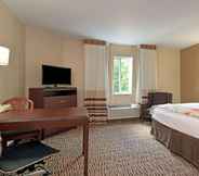 Kamar Tidur 5 MainStay Suites Omaha Old Mill (ex Hawthorn Suites by Wyndham Omaha Old Mill)