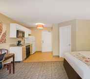 Kamar Tidur 7 MainStay Suites Omaha Old Mill (ex Hawthorn Suites by Wyndham Omaha Old Mill)