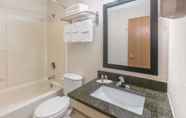 Toilet Kamar 3 Days Inn