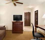 Common Space 4 Country Inn & Suites By Radisson Grand Rapids Airport Mi