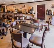 Restaurant 4 Baymont by Wyndham La Vergne (ex SureStay Plus Hotel by Best Western Nashville Southeast)
