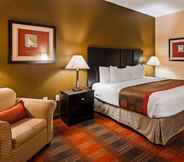 Bedroom 5 Baymont by Wyndham La Vergne (ex SureStay Plus Hotel by Best Western Nashville Southeast)