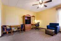 Common Space Quality Inn and Suites