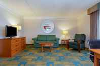 Lobby La Quinta Inn and Suites Lakeland West