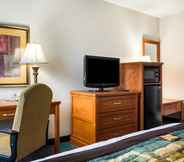 Phòng ngủ 4 Quality Inn and Suites Chattanooga