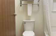 Toilet Kamar 4 Quality Inn Albuquerque East I-40 Juan Tabo Exit