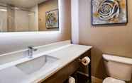 In-room Bathroom 3 Best Western Independence Kansas City