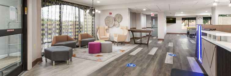 Lobi Clarion Pointe Greensboro Airport (ex. Best Western Plus Greensboro Airport Hotel)