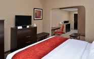 Bedroom 5 Comfort Suites East