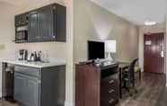 Kamar Tidur 2 Quality Inn & Suites Quincy - Downtown