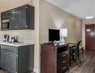 Kamar Tidur 2 Quality Inn & Suites Quincy - Downtown