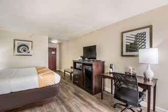 Kamar Tidur 4 Quality Inn & Suites Quincy - Downtown