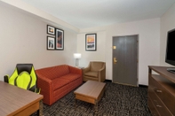 Common Space Wingate by Wyndham Memphis East (ex La Quinta Inn and Suites Memphis East-Sycamore View)