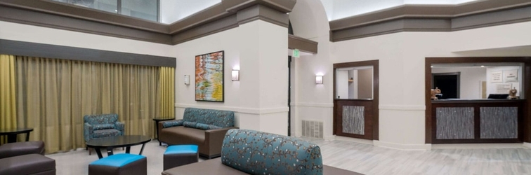 Lobby Wingate by Wyndham Memphis East (ex La Quinta Inn and Suites Memphis East-Sycamore View)