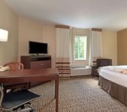 Bedroom 2 Mainstay Suites Hartford Meriden