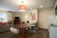 Common Space Mainstay Suites Hartford Meriden