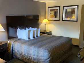 Bedroom 4 Golden Hill Inn Danbury (ex Americas Best Value Inn)