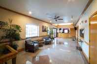 Lobby Econo Lodge and Suites