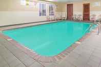 Swimming Pool Super 8 O'Fallon