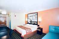 Bedroom Super 8 by Wyndham Crossville TN