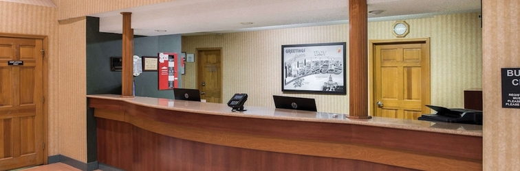 Lobby Super 8 by Wyndham Troy IL/St. Louis Area