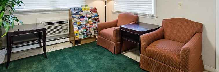 Lobby Econo Lodge Sturbridge Route 20