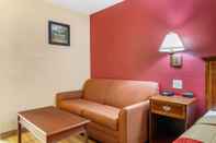 Ruang Umum Econo Lodge Sturbridge Route 20