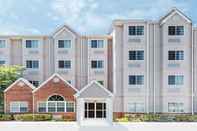 Bangunan Microtel Inn & Suites by Wyndham Tuscaloosa Near University