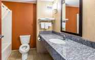 In-room Bathroom 7 Sleep Inn & Suites Dyersburg I-155