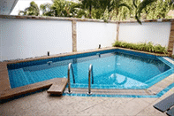สระว่ายน้ำ Tabaluga Pool Villas