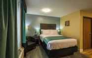 Bedroom 5 Hawthorn Suites by Wyndham St Robert/Ft Leonard Wood (ex. Howard Johnson Saint Robert Near Fort Leon