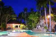 Kolam Renang San Remigio Beach Club