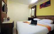 Bedroom 6 Royal Express Inn Sukhumvit by Compass Hospitality