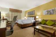 Phòng ngủ Sleep Inn and Suites